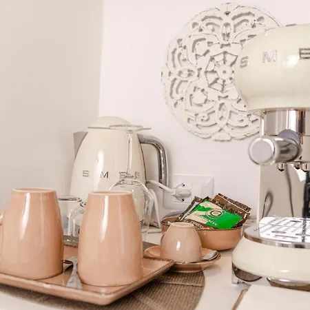 Apulia Charming - Casa Rossa Perla E Corallo Bed & Breakfast 4*