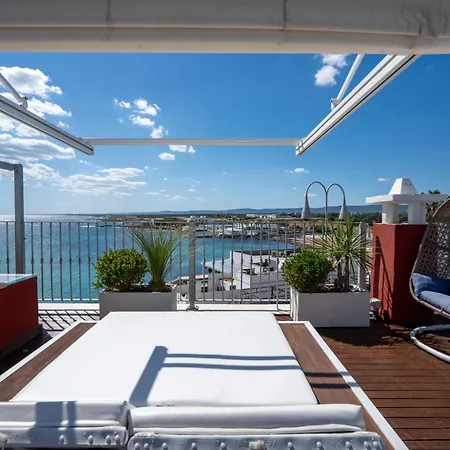 Apulia Charming - Casa Rossa Perla E Corallo Bed & Breakfast 4*